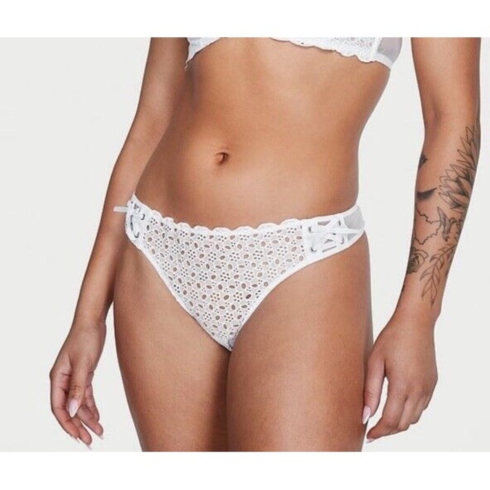 NWT Victoria's Secret Dream Angels Eyelet Lace-up Thong Panty Sz M - White